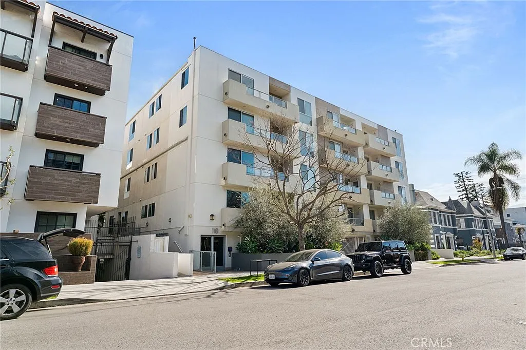 3 bed, 1500 sqft, $4,950 — Photo 2