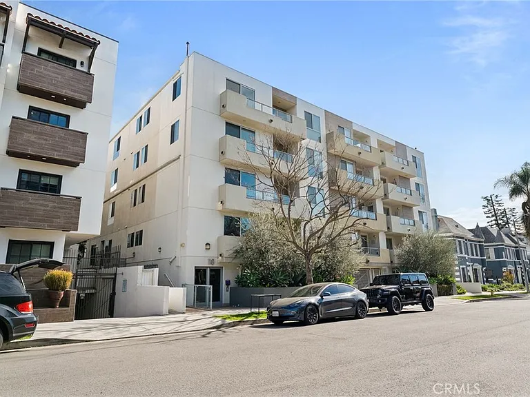 118 N Kings Rd #201 — Photo 2