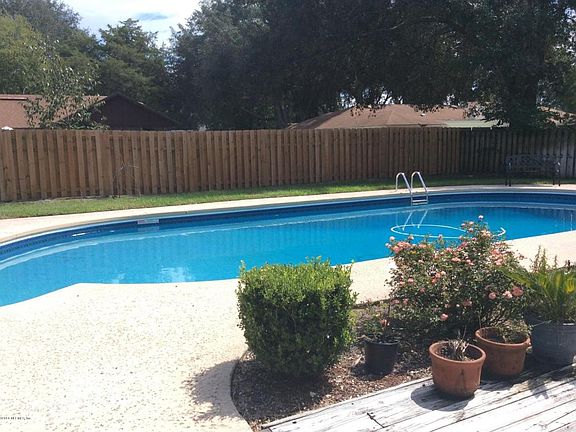 3rd image of 279 Gleneagles Dr
