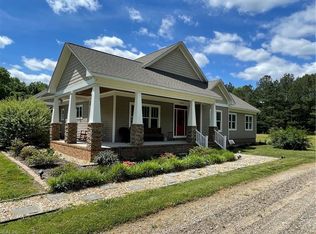 6562 Johnny Walker Ln, Gloucester, VA 23061