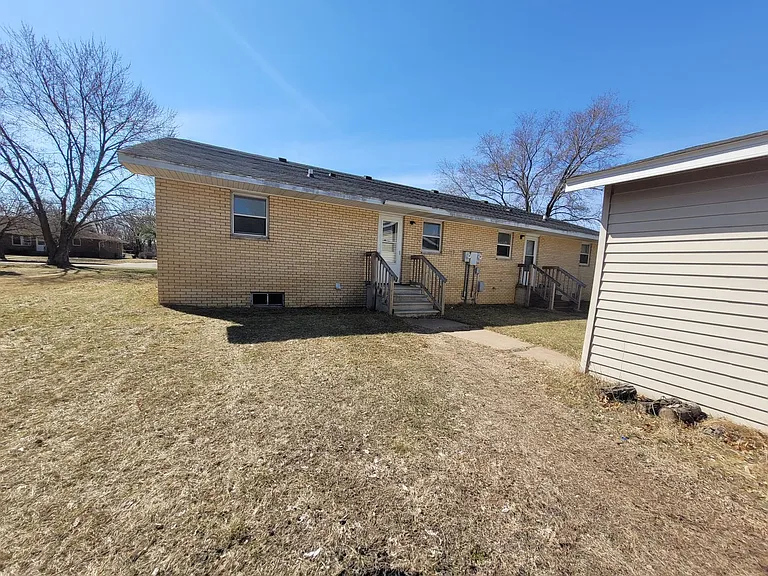 3204-3206 Runway Ave — Photo 14