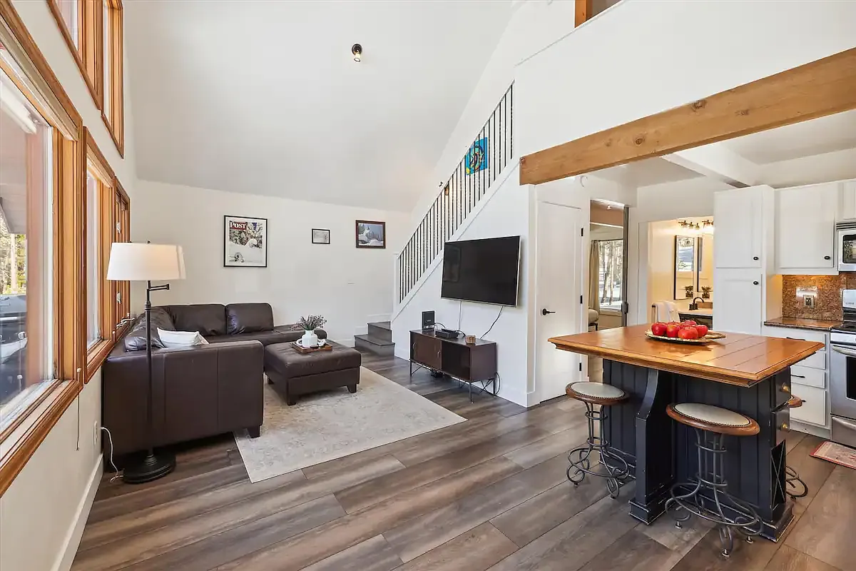 71 Regal Cir — Photo 4