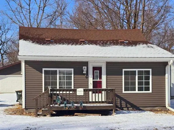 521 1st St N, Waterville, MN 56096