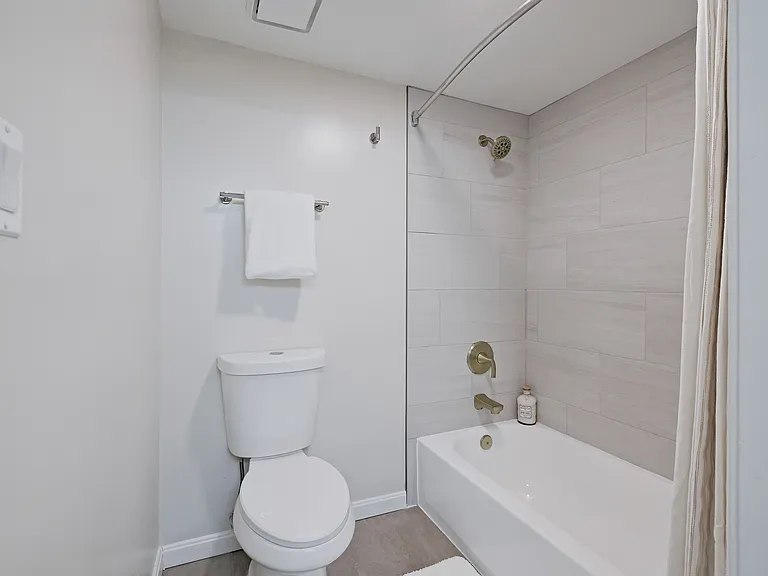 Trellis Herndon Apartment Homes — Photo 20