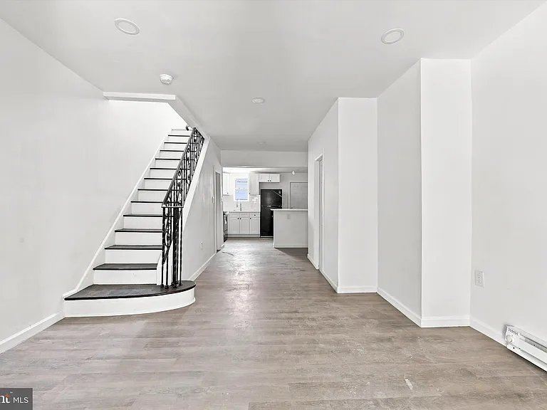 2435 Fitzgerald St — Photo 6