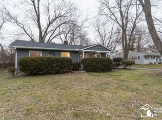 1318 Chestnut Ln, Temperance, MI 48182