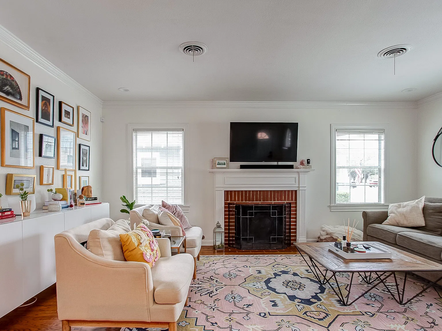 2 bed, 1136 sqft, $2,600 — Photo 3