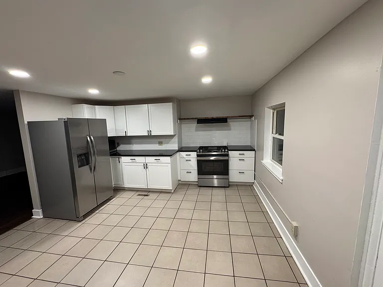 9 Washington Pl #BASEMENT — Photo 21