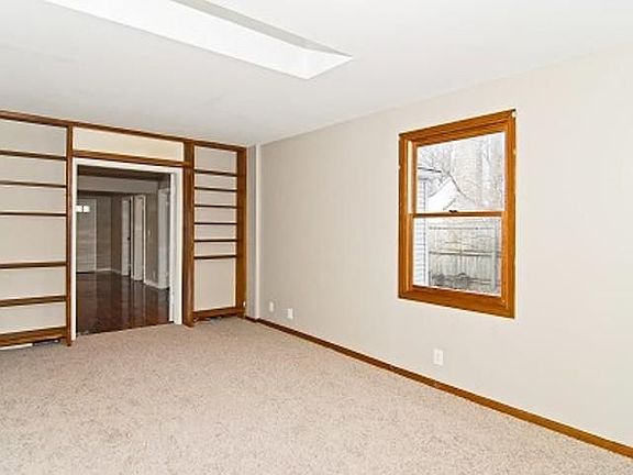 5th image of 5301 Woodside Dr