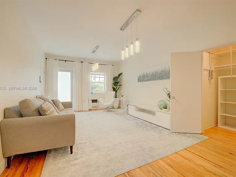 2463 Pine Tree Dr #3 — Photo 7