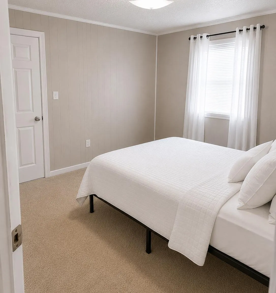 4 bed, 1.0 bath, 1000 sqft, $685 — Photo 1