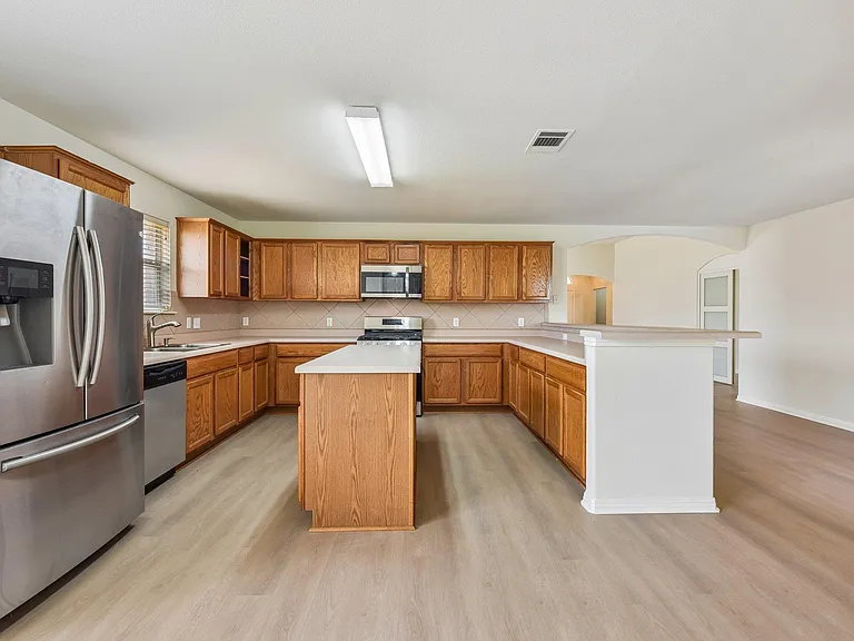 11809 Dunfries Ln — Photo 10