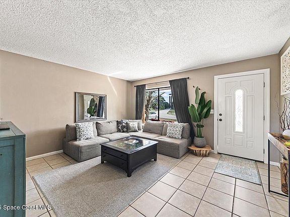 4th image of 1095 Saint Johns St SE