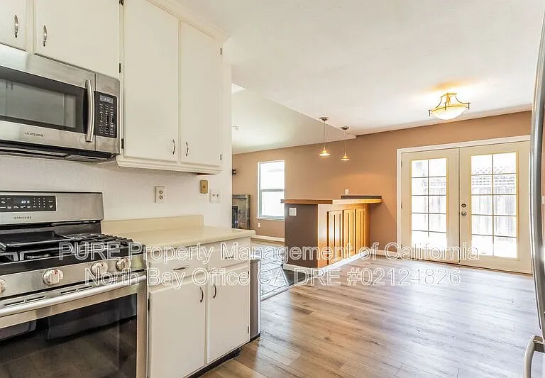 2048 Pinercrest Dr — Photo 6