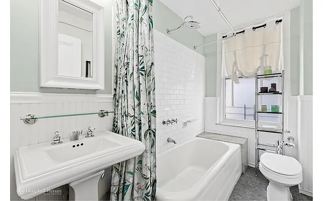 Sold by Douglas Elliman | media 15