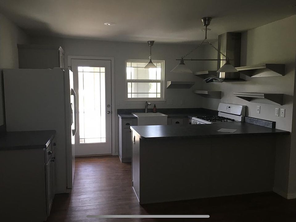 2nd image of 13685 Holloway Rd
