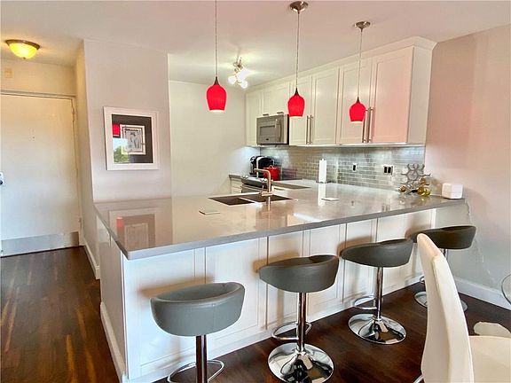 5th image of 900 River Reach Dr APT 312