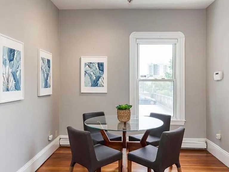 489 Green St #4 — Photo 4