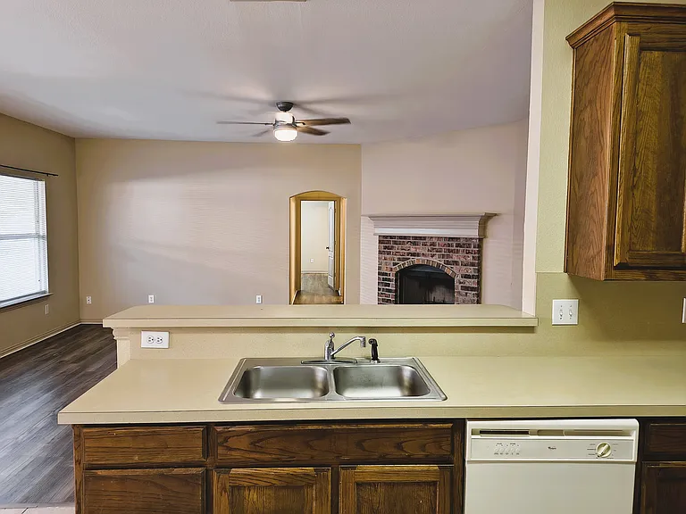 5725 Swords Dr — Photo 6