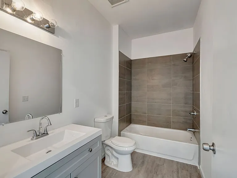 Hickory Lofts — Photo 23