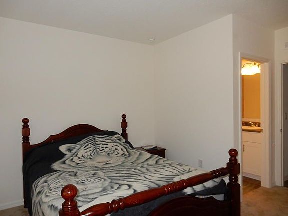 5th image of 1041 SW Castaneda Ln