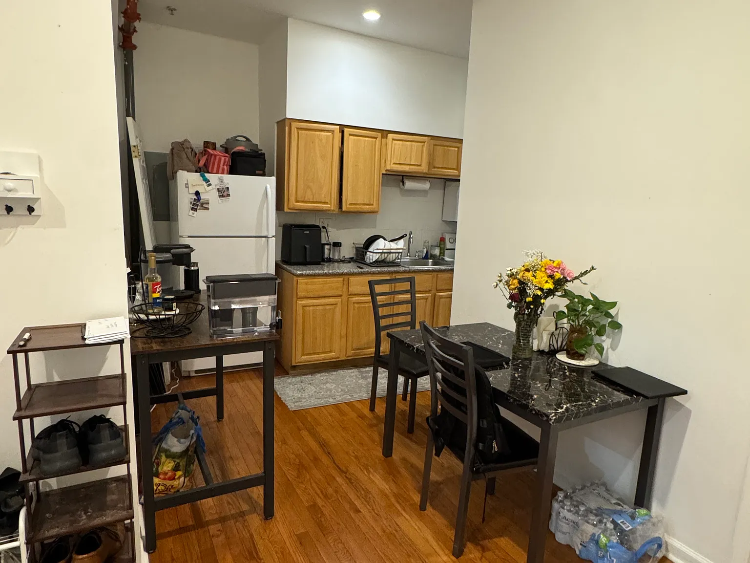 2 bed, 700 sqft, $1,700 — Photo 2