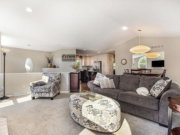 4th image of 16692 James St