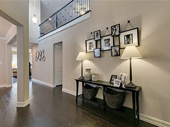 4th image of 2819 Chatswood Dr