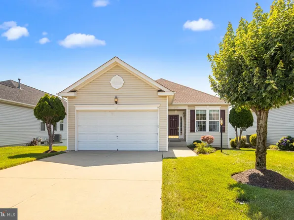 17654 Four Seasons Dr, Dumfries, VA 22025