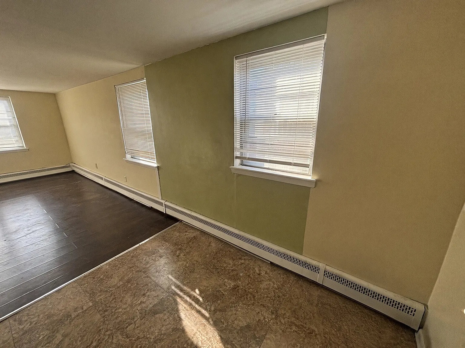 1 bed, 420 sqft, $1,050 — Photo 3