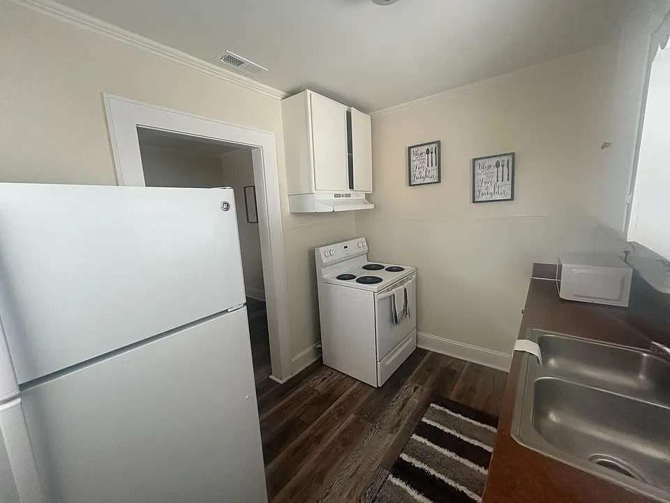 393 Kerr St NW