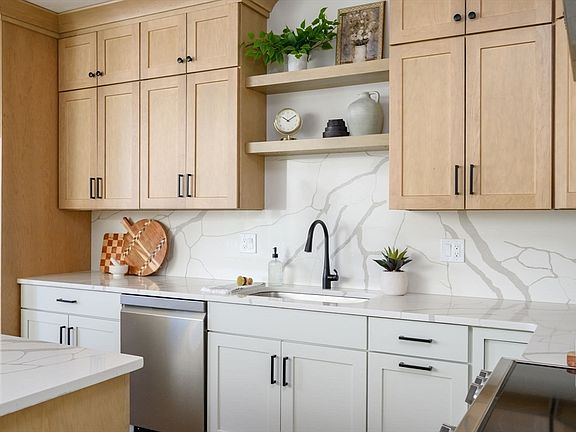 3rd image of 42 Metacomet Rd #42