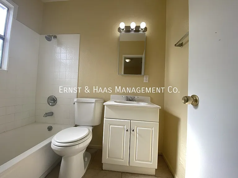 13812 S Avalon Blvd #B — Photo 14