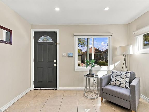 5th image of 146 Hope Ave