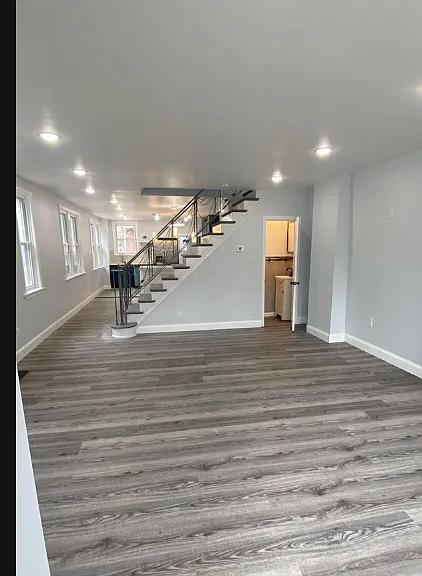1800 73rd Ave — Photo 3