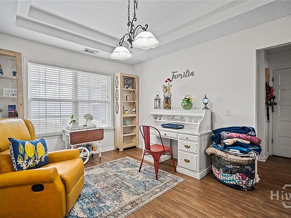 5th image of 436 Sir Arthur Court