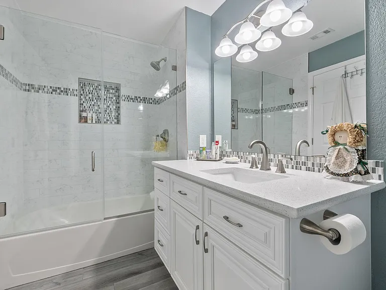 2147 Hilton Head Dr — Photo 18