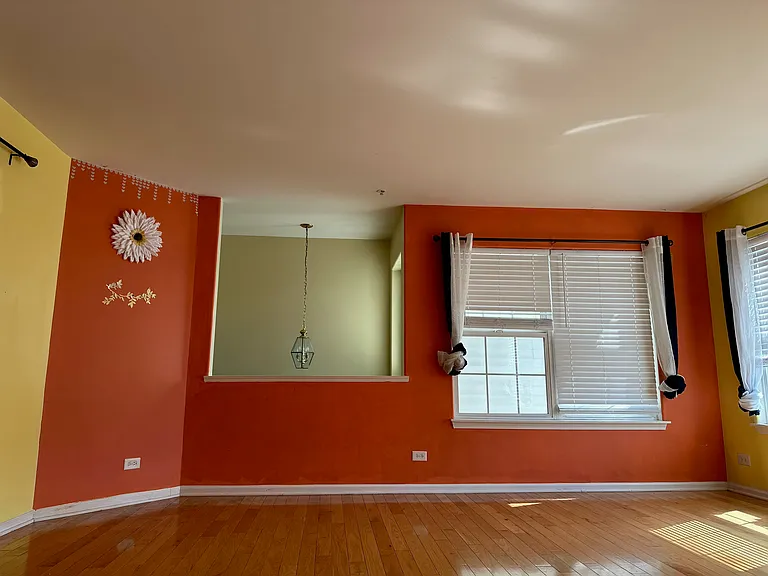 1123 Shorewood Ct — Photo 3
