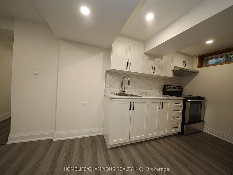 50 Fraserton Cres — Photo 4