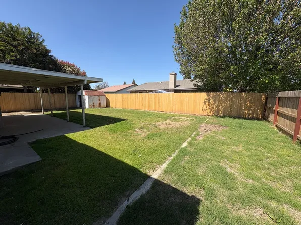 2210 W Buena Vista Ave, Visalia, CA 93291
