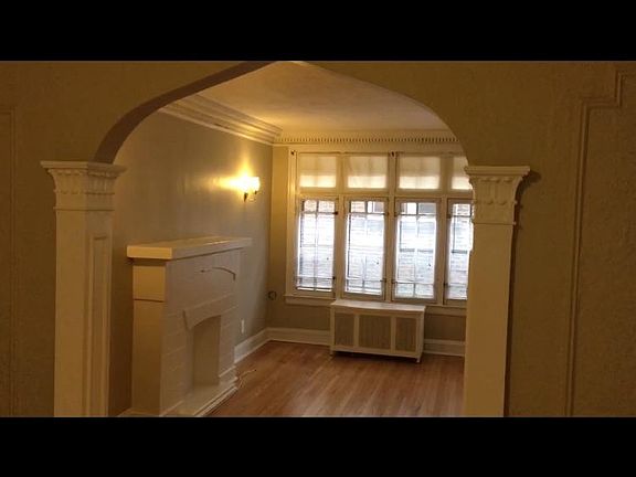 3rd image of 131 N Austin Blvd #302