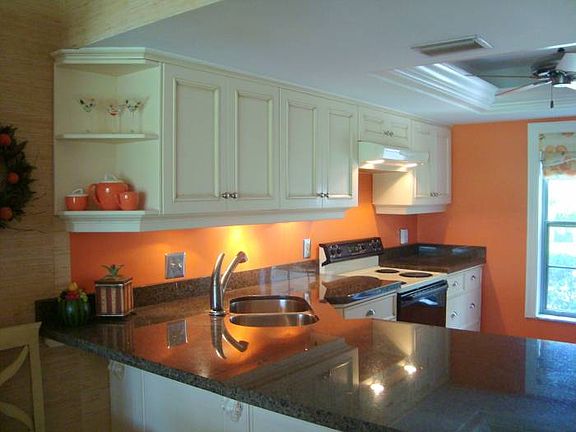 5th image of 18440 SE Wood Haven Ln APT B