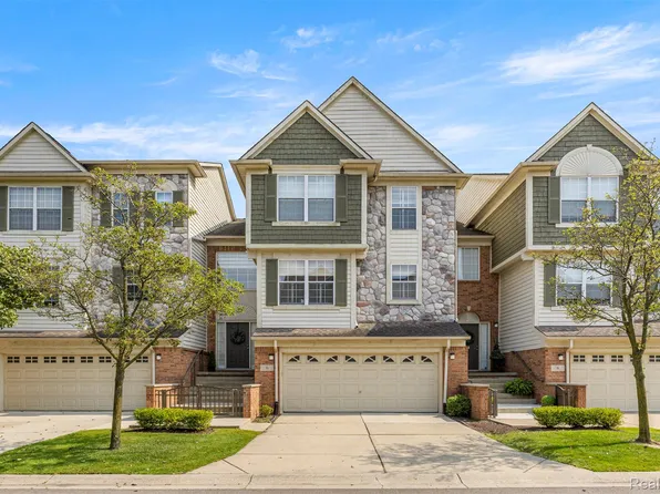 6 Bradford Ct, Dearborn, MI 48126