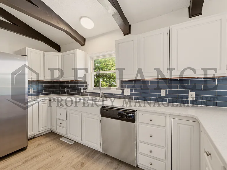 322 S Jonathan St — Photo 27