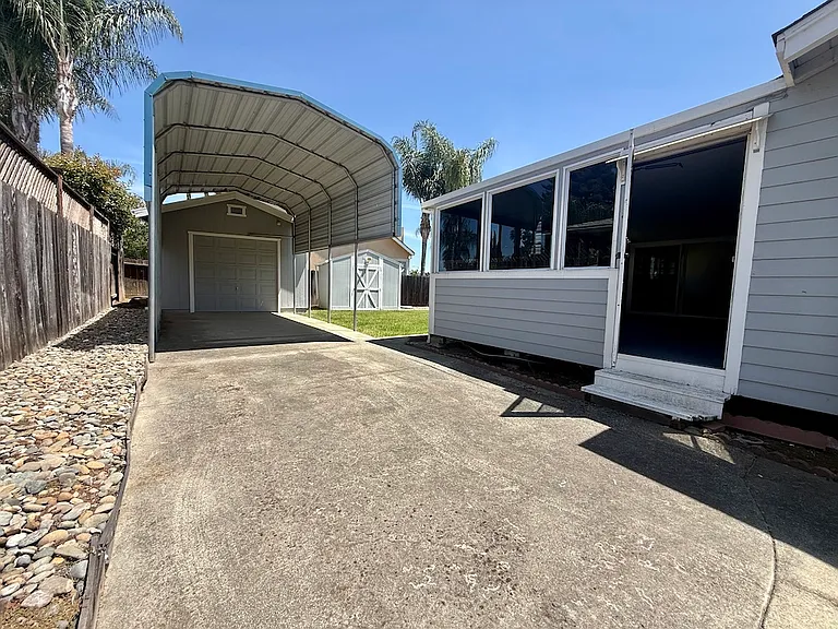 2810 Miller Ct — Photo 34