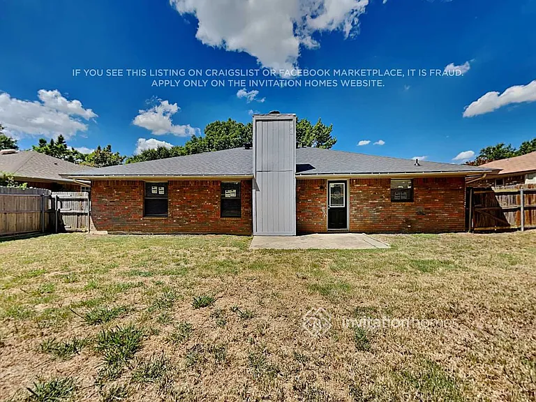 2512 Bayberry Ln — Photo 15