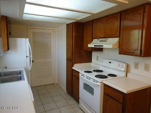 7045 Orizaba Ave #A — Photo 20