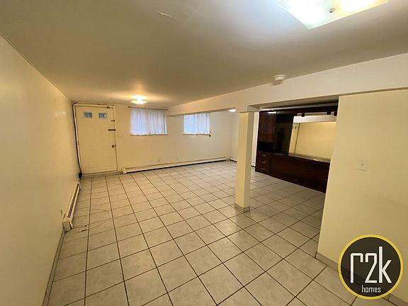 4th image of 31-76 30th St #1R
