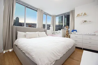 Rented by Space Marketing Shop