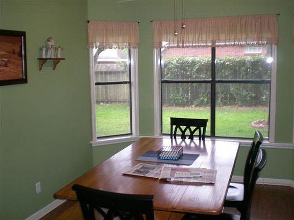5th image of 107 Ashford Dr